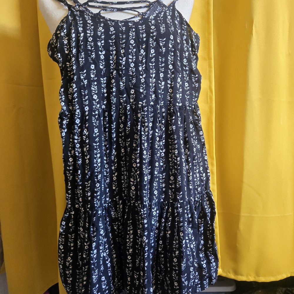 Mudd Black and White Floral Top